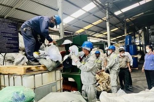 Tiêu hủy hơn 26.700 nón giả thương hiệu Nón Sơn, trị giá hơn 40 tỷ đồng