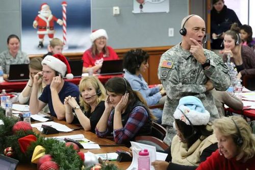100.000 trẻ em gọi đến trung tâm quân sự hỏi 'bao giờ ông già Noel đến nhà cháu'