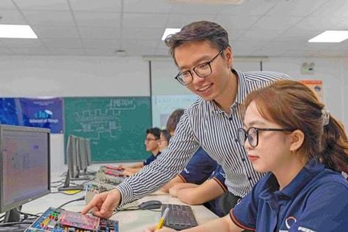 Phát huy vai trò đội ngũ trí thức khoa học và công nghệ Thủ đô: Cần cơ chế, chính sách cụ thể, khả thi