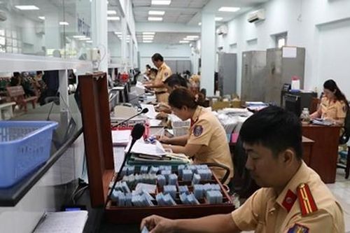 Quy định mới về màu sắc biển số xe từ năm 2025