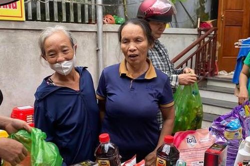 Ấm áp tiệm tạp hóa '0 đồng' giữa vùng quê nghèo