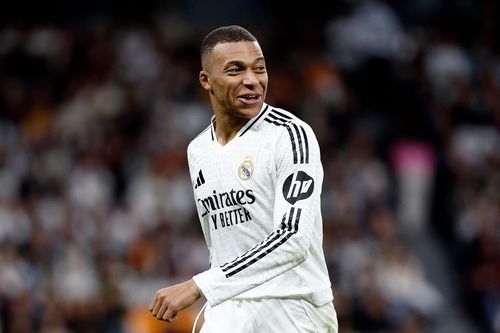Mbappe ở đâu so với Ronaldo trong năm đầu tiên khoác áo Real