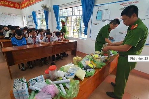 Đắk Lắk: kịp thời phát hiện nhóm học sinh mua hóa chất để chế tạo pháo