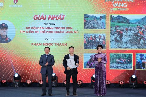 Vinh danh những 'Khoảnh khắc vàng' trong nhiếp ảnh