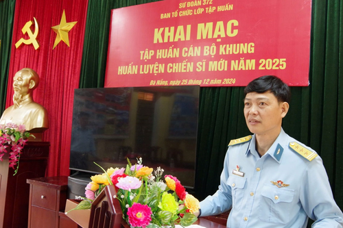 Sư đoàn Không quân 372 khai mạc tập huấn khung huấn luyện chiến sĩ mới năm 2025