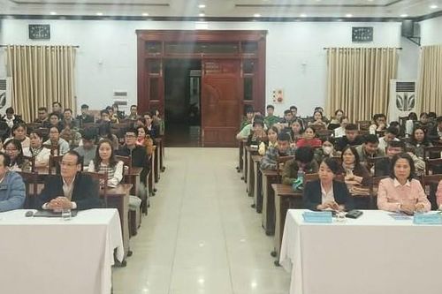 100 đảng viên mới quận Thanh Khê dự lớp Bồi dưỡng lý luận chính trị