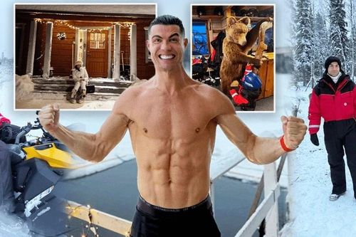 Chùm ảnh: Ronaldo khoe bụng 6 múi trong tuyết lạnh