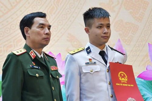 Học viện Kỹ thuật Quân sự trao bằng tốt nghiệp cho 390 học viên