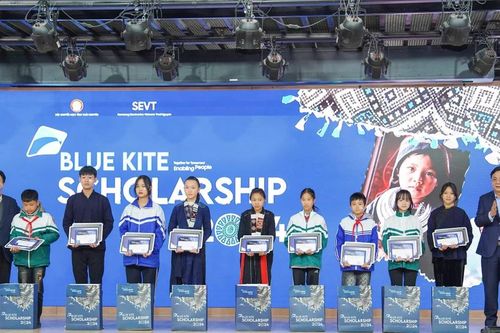 Thái Nguyên: Trao học bổng Cánh diều xanh 2024 cho học sinh vượt khó