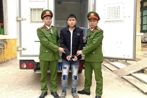 Bắt giữ khẩn cấp 2 thanh niên say rượu 'thông chốt' ở Sơn La