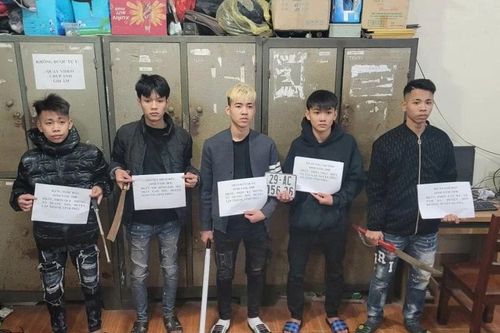 Công an mật phục, tóm gọn nhóm thanh niên chuyên rình cướp người đi đường