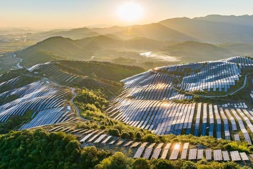 Trạm năng lượng mặt trời cao nhất thế giới với công suất 100Mw chính thức hoạt động tại Tây Tạng