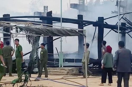 Cháy nhà rông ở Kon Tum