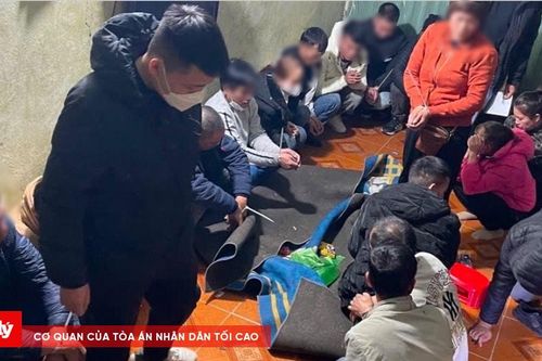 Khởi tố 17 bị can tổ chức đánh bạc và đánh bạc trên đồi vắng