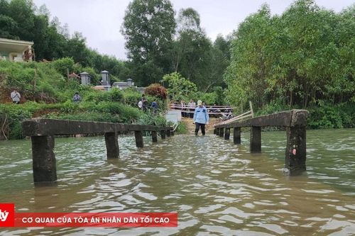 Quảng Ngãi: Cây cầu luôn trong tình trạng bị nước nhấn chìm và xuống cấp nghiêm trọng