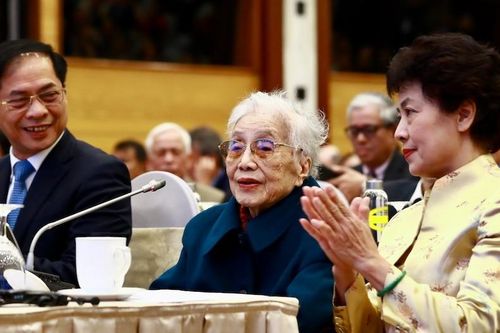 Nữ Bộ trưởng Giáo dục - Đào tạo duy nhất là ai?