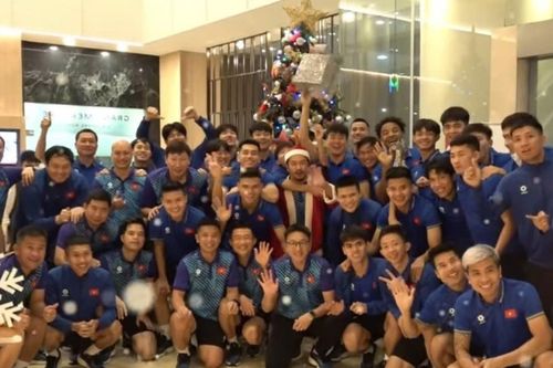Tuyển Việt Nam đón Giáng sinh ấm áp ở Singapore