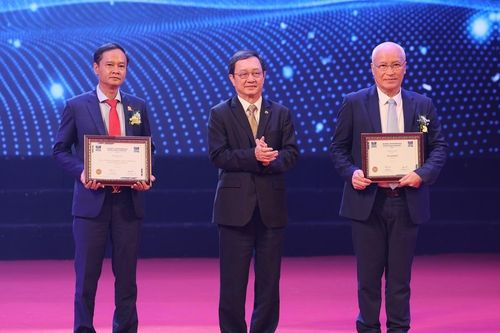 Yến sào Khánh Hòa nhận 2 giải thưởng về chất lượng