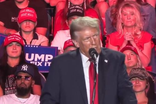 Ông Trump chỉ trích mạnh mẽ quyết định giảm án tử tù của Tổng thống Mỹ Biden