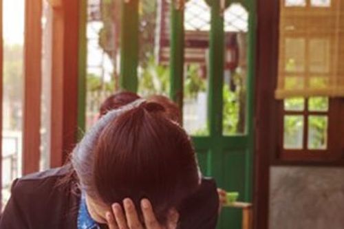 Nghỉ việc nhà nước đi làm tự do, nữ thạc sĩ bị bố mẹ từ mặt 3 năm