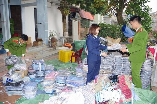 Khởi tố đối tượng nhận may hơn 1.500 áo sơ mi giả thương hiệu nổi tiếng