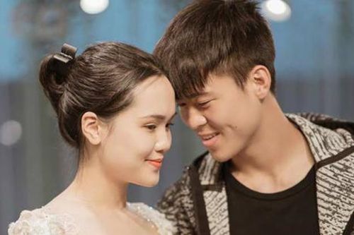 Quỳnh Anh hạnh phúc báo tin mừng cho Duy Mạnh