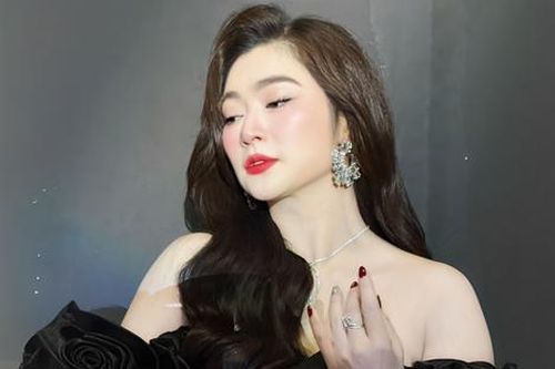 Thanh Trúc diện đầm cắt xẻ khoe vẻ đẹp phồn thực sau 5 tháng sinh con