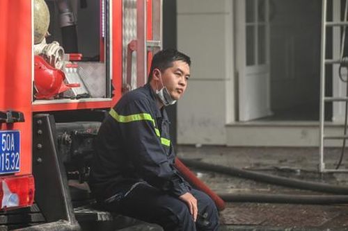 Hiện trường vụ cháy quán bar gần chợ Bến Thành: Hơn 50 cảnh sát tham gia ứng cứu