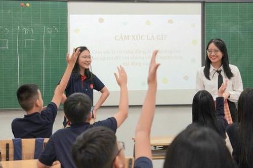 'Nghẹt thở' đồng hành cùng học sinh tuổi dậy thì