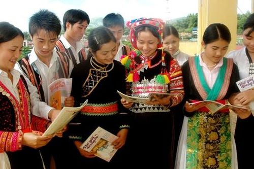 Chế độ hỗ trợ học phí cho sinh viên dân tộc thiểu số
