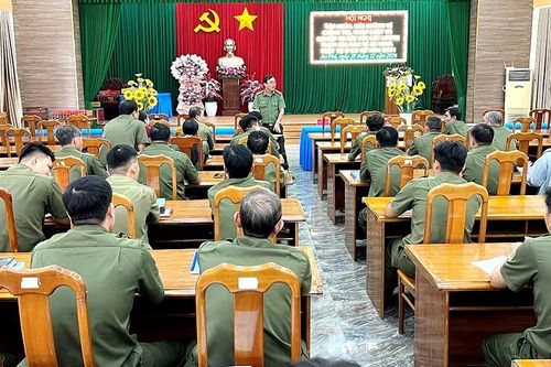 Bồi dưỡng pháp luật và nghiệp vụ cho lực lượng tham gia bảo vệ an ninh trật tự ở cơ sở
