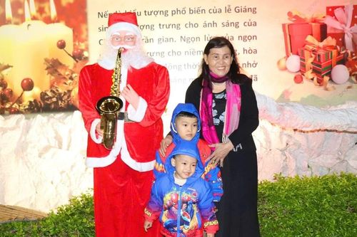 Người dân Gia Lai nô nức đón Giáng sinh