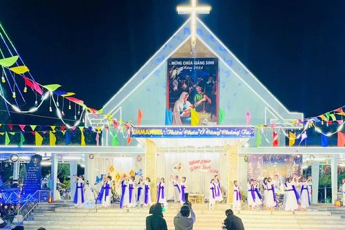 Người dân Gia Lai đón Giáng sinh an lành