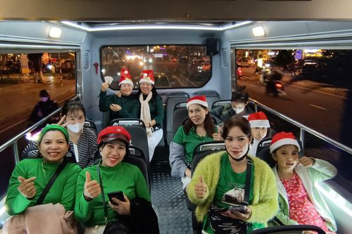 Miễn phí khi sử dụng xe buýt du lịch thoáng nóc tại TP. Nha Trang