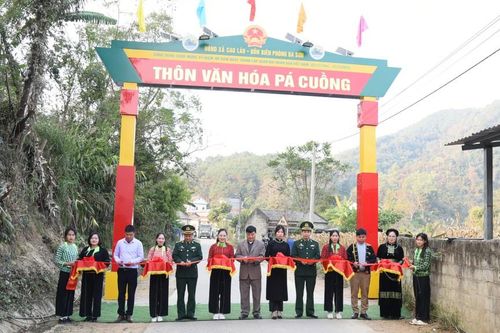 Đồn Biên phòng Ba Sơn tổ chức khánh thành cổng chào thôn Pá Cuồng, xã Cao Lâu