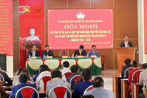 Đại biểu HĐND tỉnh tiếp xúc cử tri tại huyện Tân Sơn