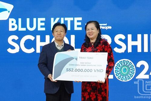 Samsung Thái Nguyên trao tặng 210 suất học bổng Cánh diều xanh 2024