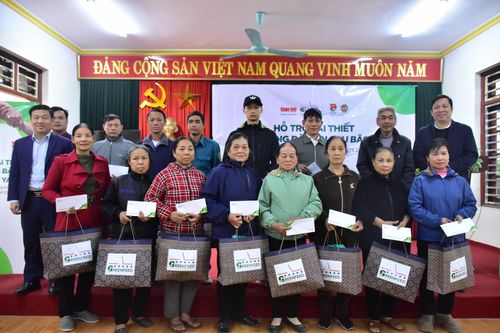 Hỗ trợ sinh kế cho nông dân, trao học bổng cho học sinh bị ảnh hưởng bởi bão số 3