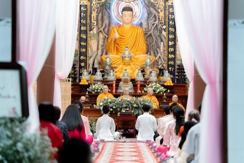 Tình yêu dưới bóng Phật-đà