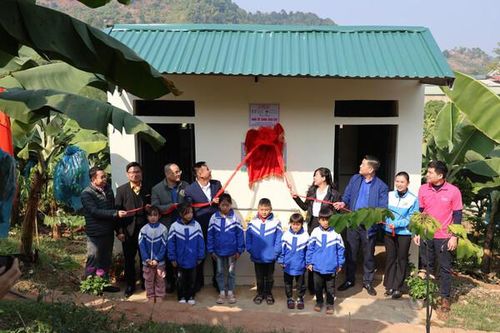 Dự án 1.000 nhà vệ sinh cho em triển khai tại Sơn La