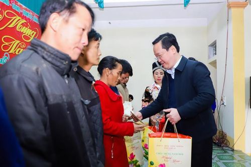 Nghệ An: Chi 68 tỷ đồng tặng quà Tết cho người có công và hộ nghèo