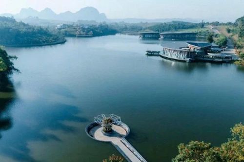 Lamori Resort & Spa đẹp lãng mạn trong sương sớm đầu đông