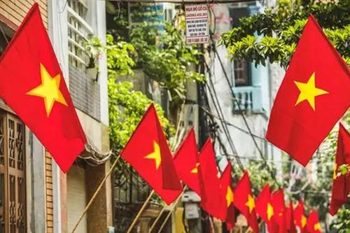 Hà Nội thông báo việc treo cờ tổ quốc tết Dương lịch