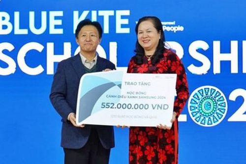Chương trình Cánh diều xanh Samsung trao tặng 552 triệu đồng học bổng cho học sinh Thái Nguyên
