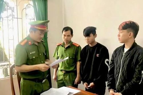 Bắt đối tượng xông vào phòng trọ đánh người, đập phá tài sản