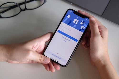 Xác thực tài khoản mạng xã hội Facebook thế nào?