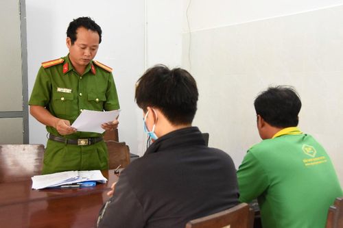 Giao xe máy cho con chưa đủ tuổi gây tai nạn chết người, cha bị khởi tố