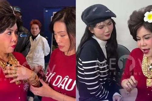 Việt Hương nói đàn chị: 'Là vàng thật, chị nghĩ sao mà em đeo vàng giả'