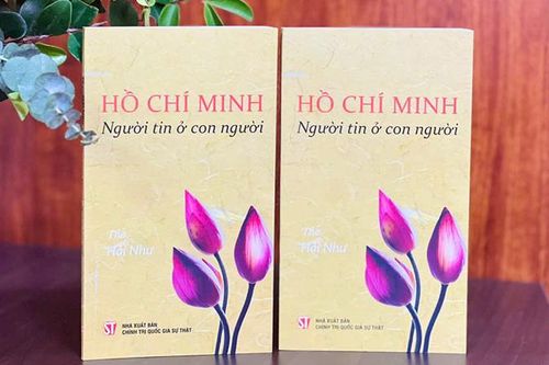 Ra mắt tập thơ 'Hồ Chí Minh-Người tin ở con người' của nhà thơ Hải Như