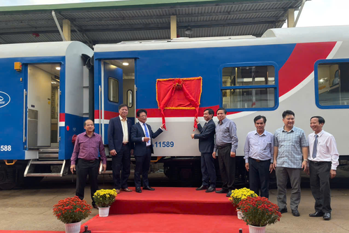 Ngành Đường sắt có thêm 11 toa xe chất lượng cao
